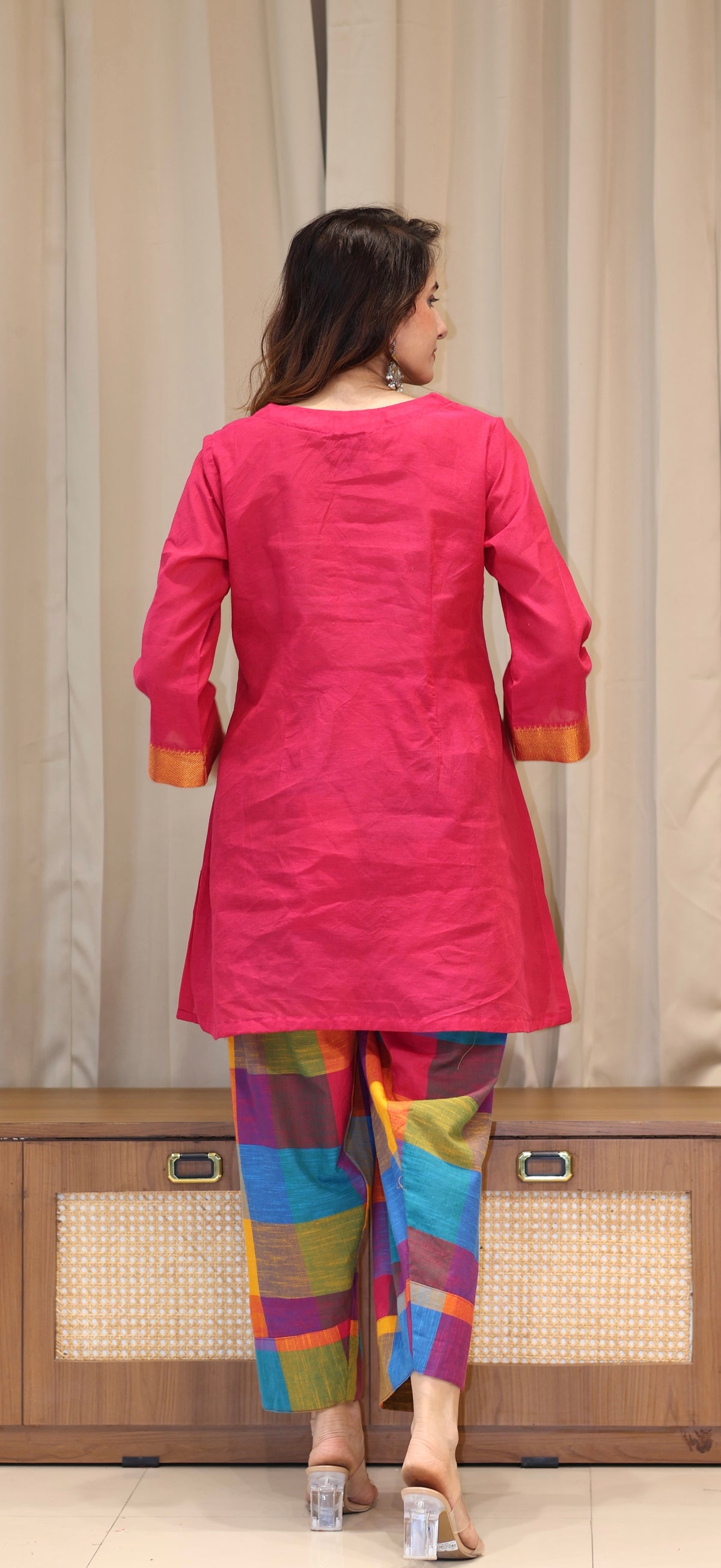 Zeal Mangalgiri Cotton Kurta With Nizam Border+Madras Checks Farsi Pants- Pink