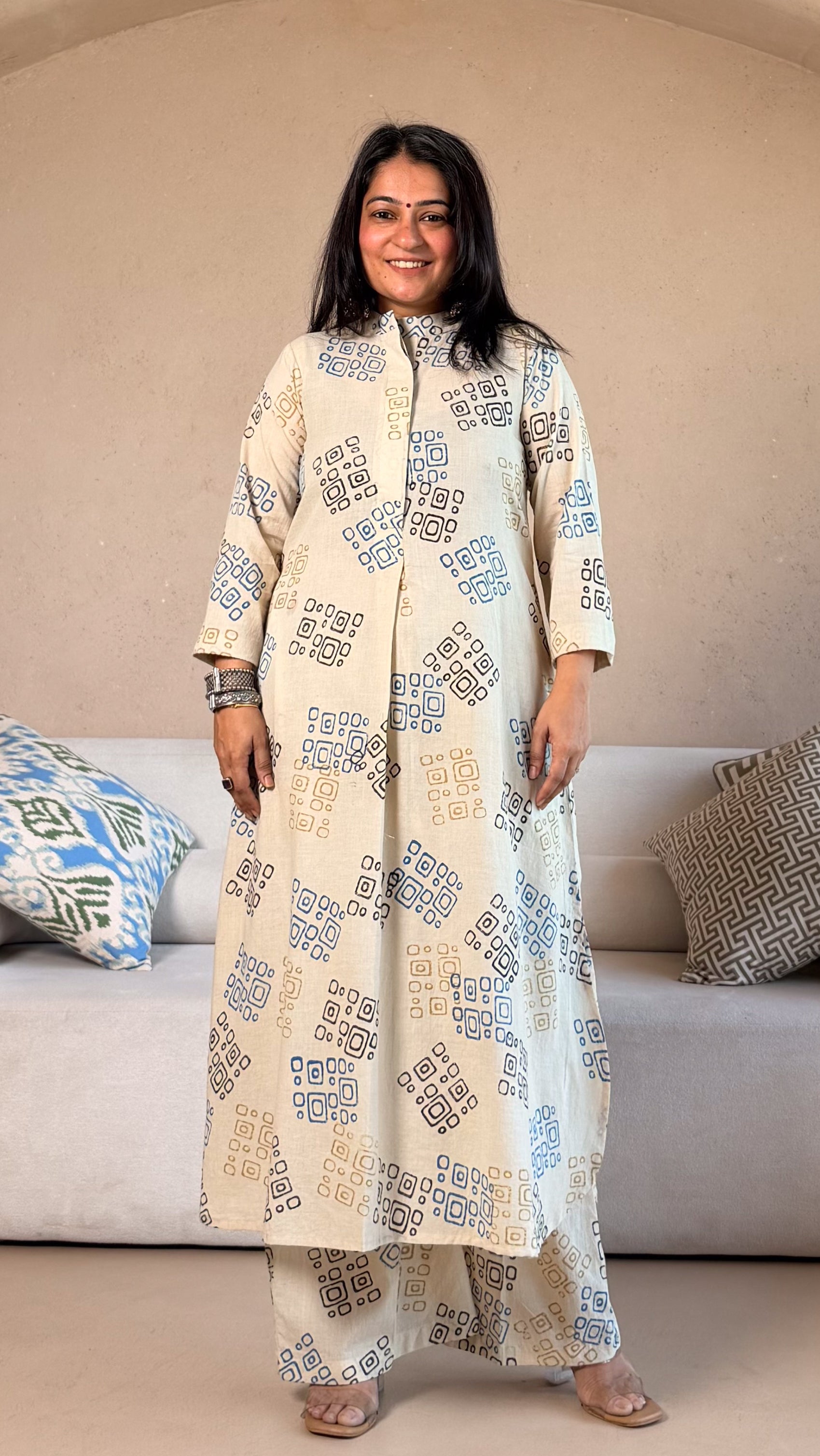 Mahuva Ajrakh Cotton Hand Block Kurta Set- Ivory