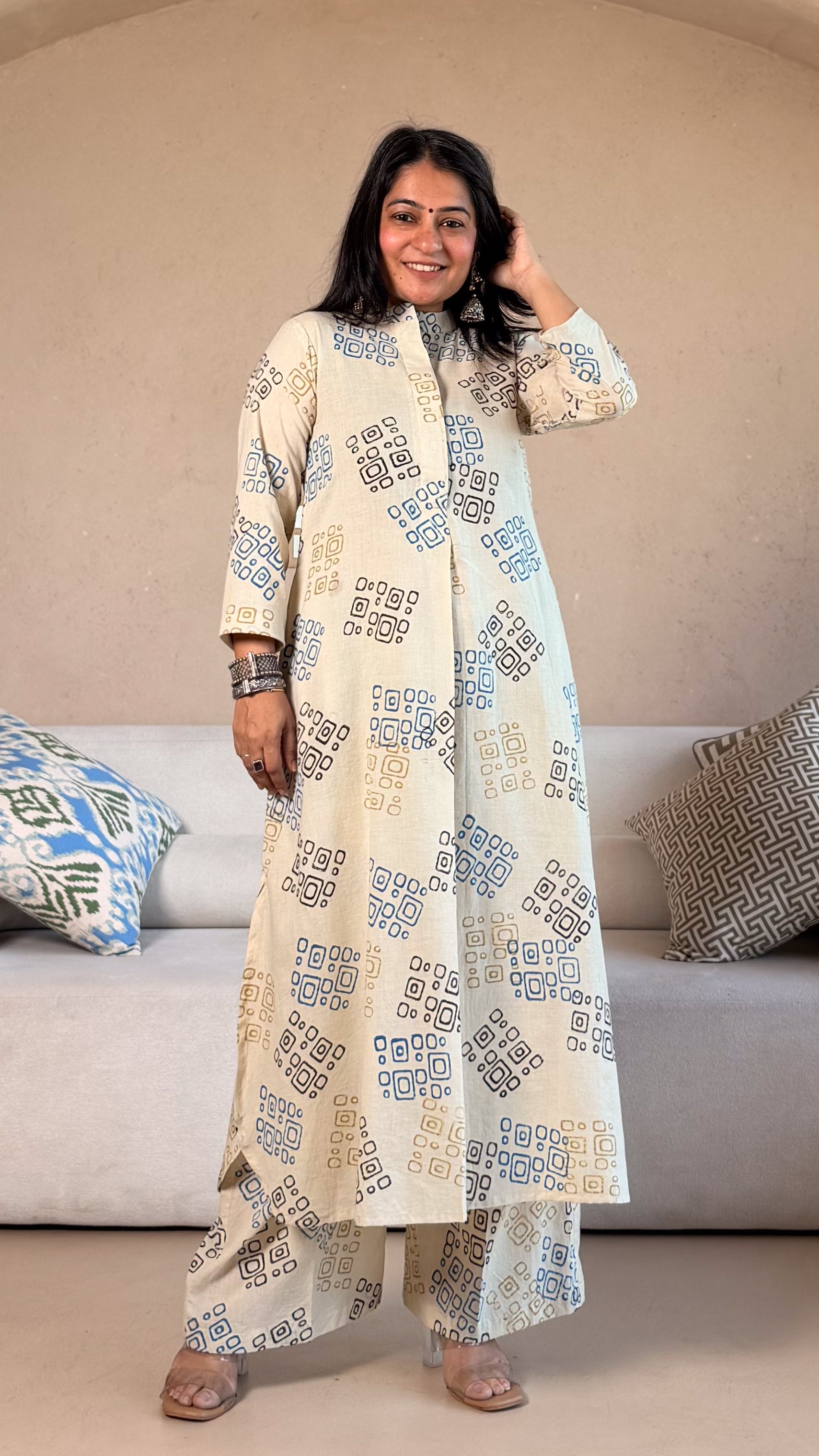 Mahuva Ajrakh Cotton Hand Block Kurta Set- Ivory