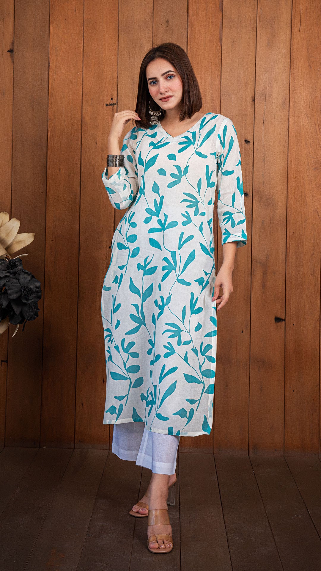 Hrida Mul Cotton Kurta - White/Blue