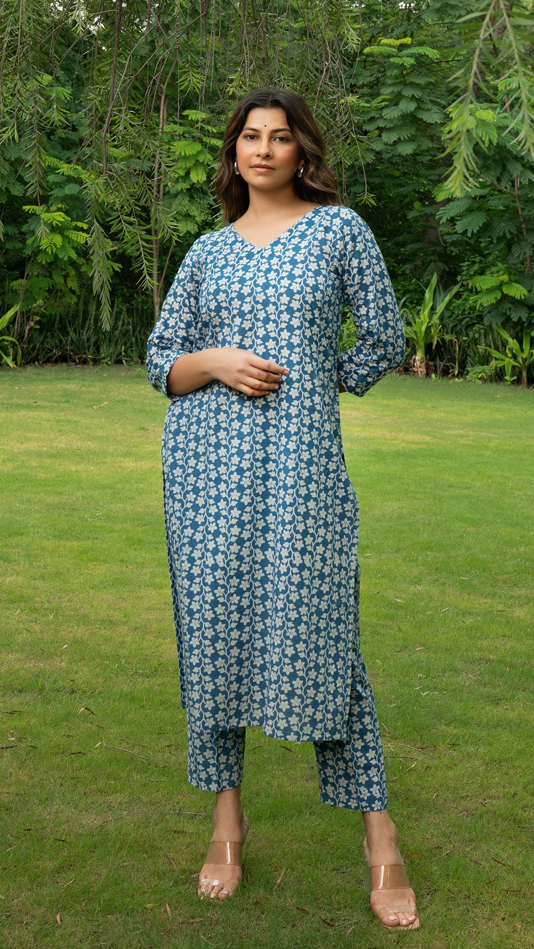 Veda Dabu Hand Block Cotton Kurta - Indigo