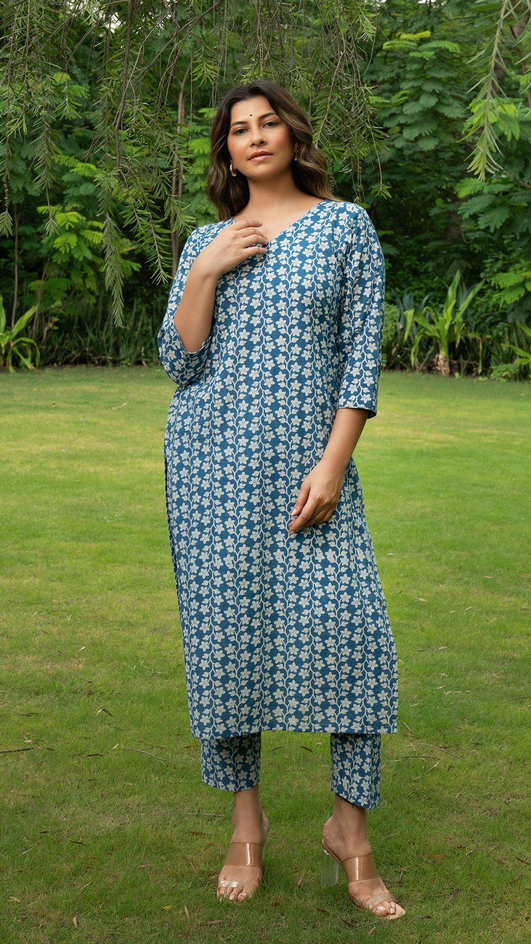 Veda Dabu Hand Block Cotton Kurta - Indigo