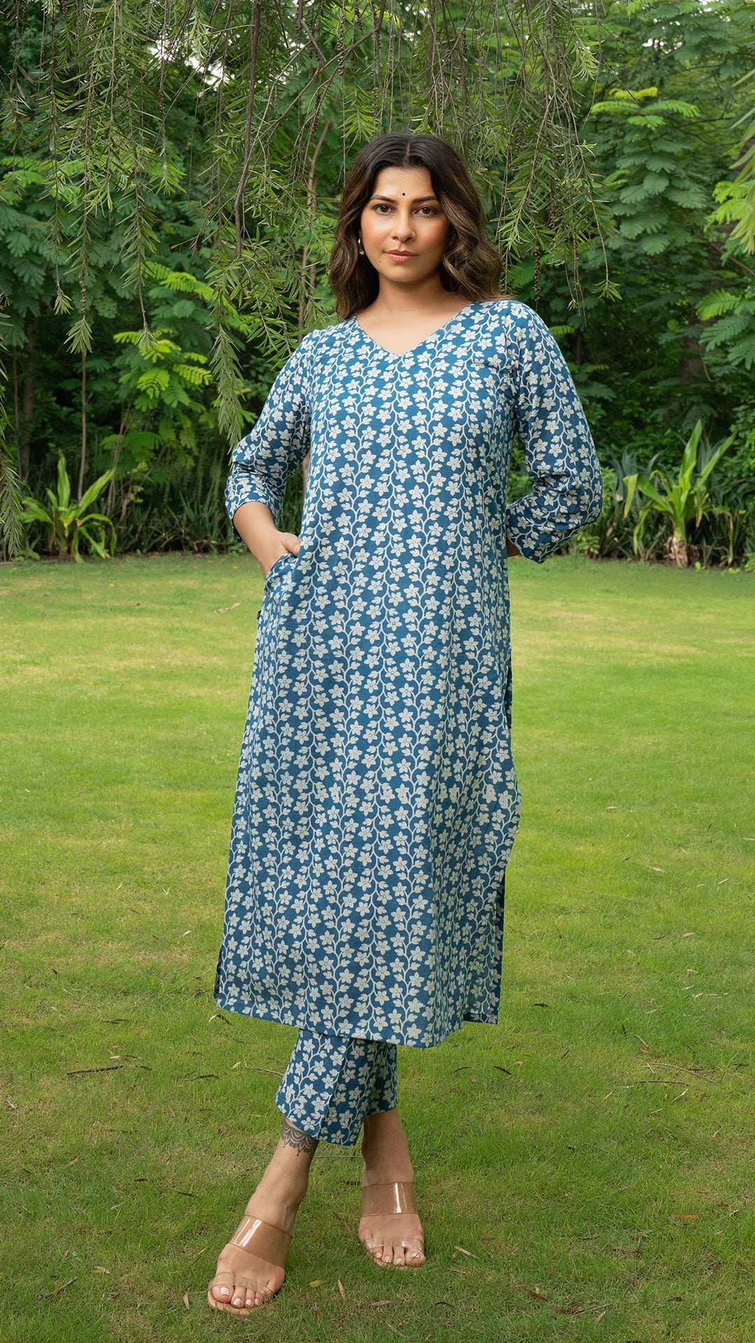 Veda Dabu Hand Block Cotton Kurta - Indigo