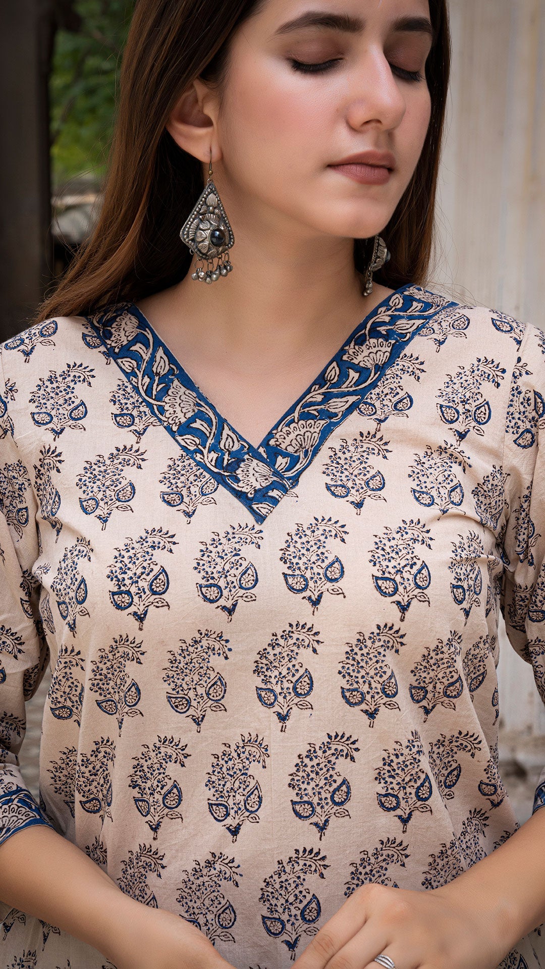 Beige Blue Bagru Butti Short Kurta In Cotton