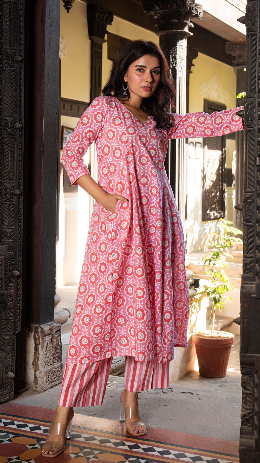 Aaradhya Sanganeri Hand Block Cotton Kurta In Pink